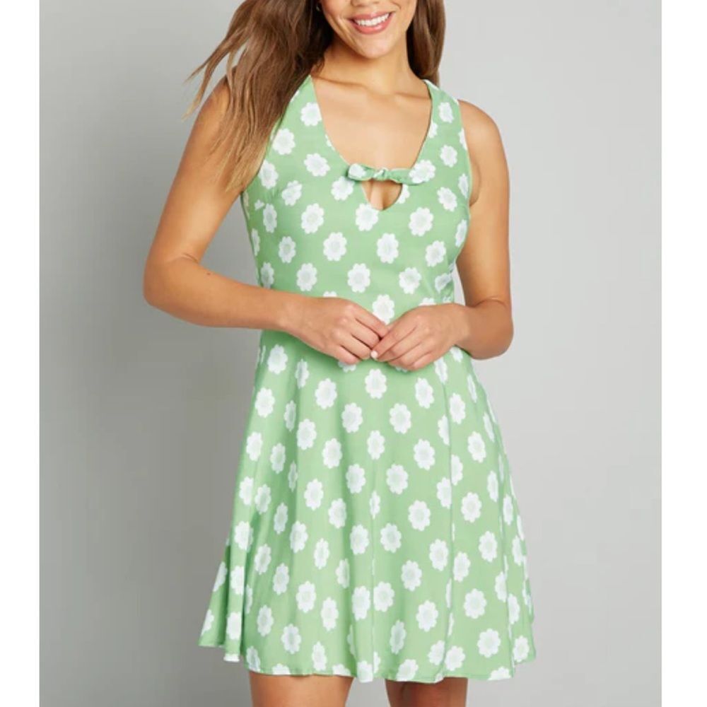 Modcloth Green Floral Retro‎ Mini Dress Size 14